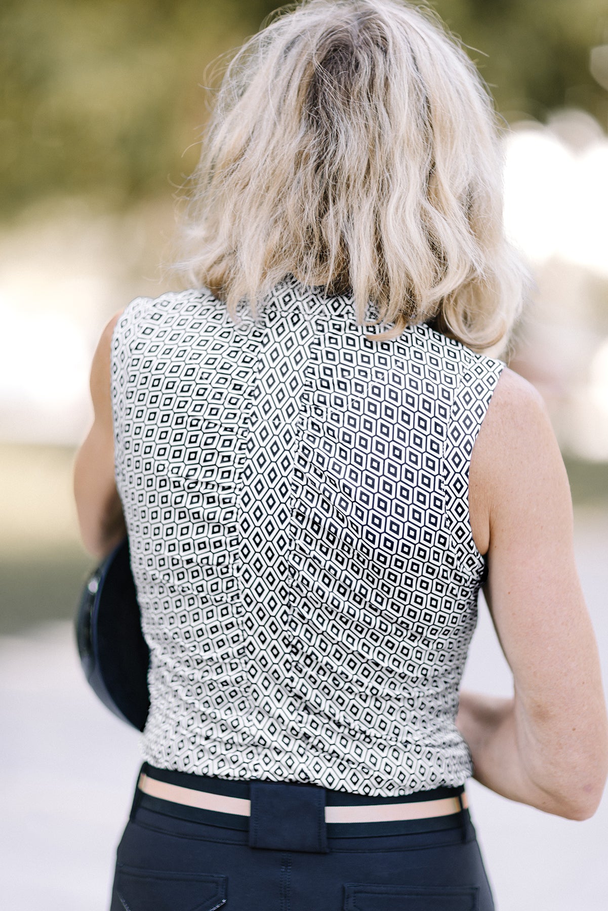 Black & White Geo Sleeveless Sun Shirt - [Kastel]